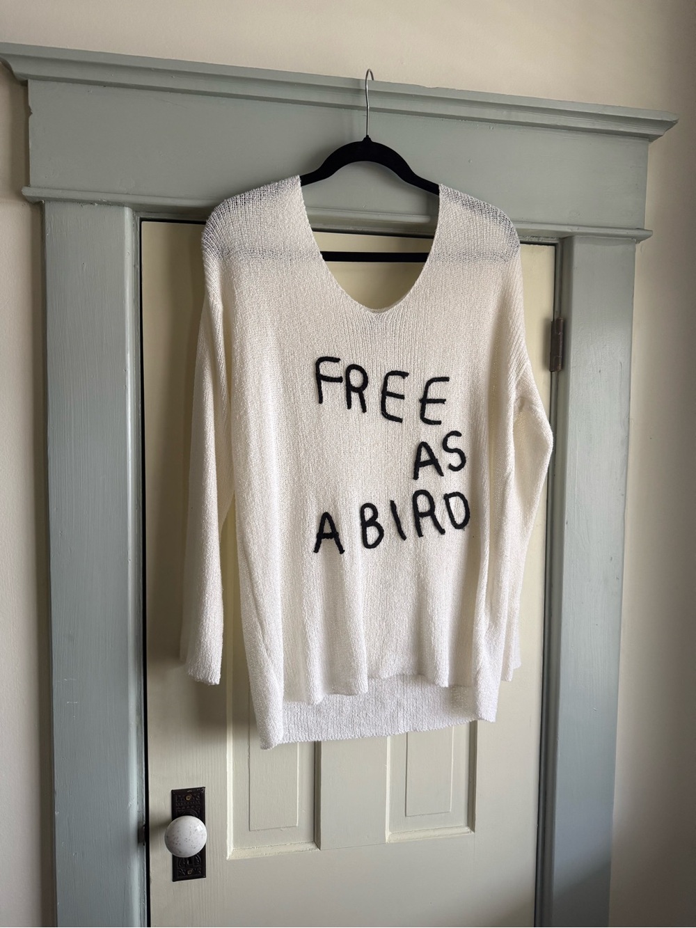 Gilli FREE AS A BIRD Cream V-Neck Sweater